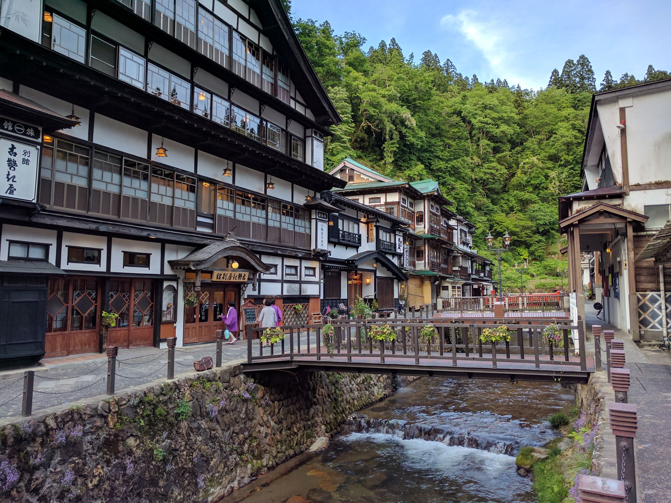 山形県/銀山温泉(大正浪漫の湯の町・おしんのロケ地でもあります)